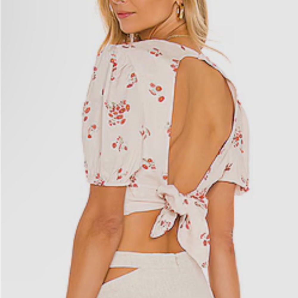 NWOT Bardot Floral Beige tie back crop top